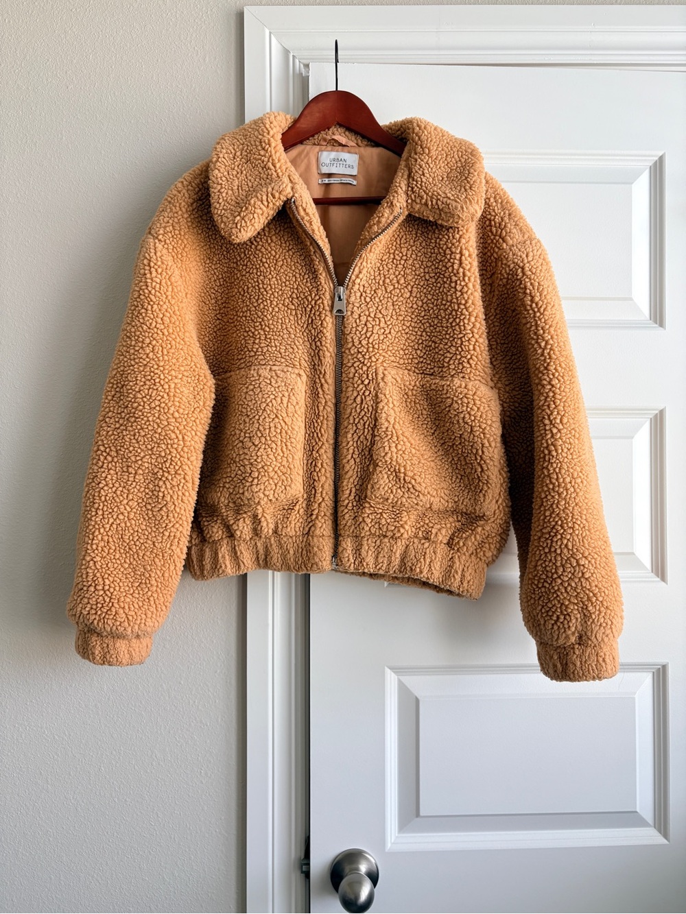 Urban Outfitters UO Cropped Teddy Sherpa Jacket Camel Tan M